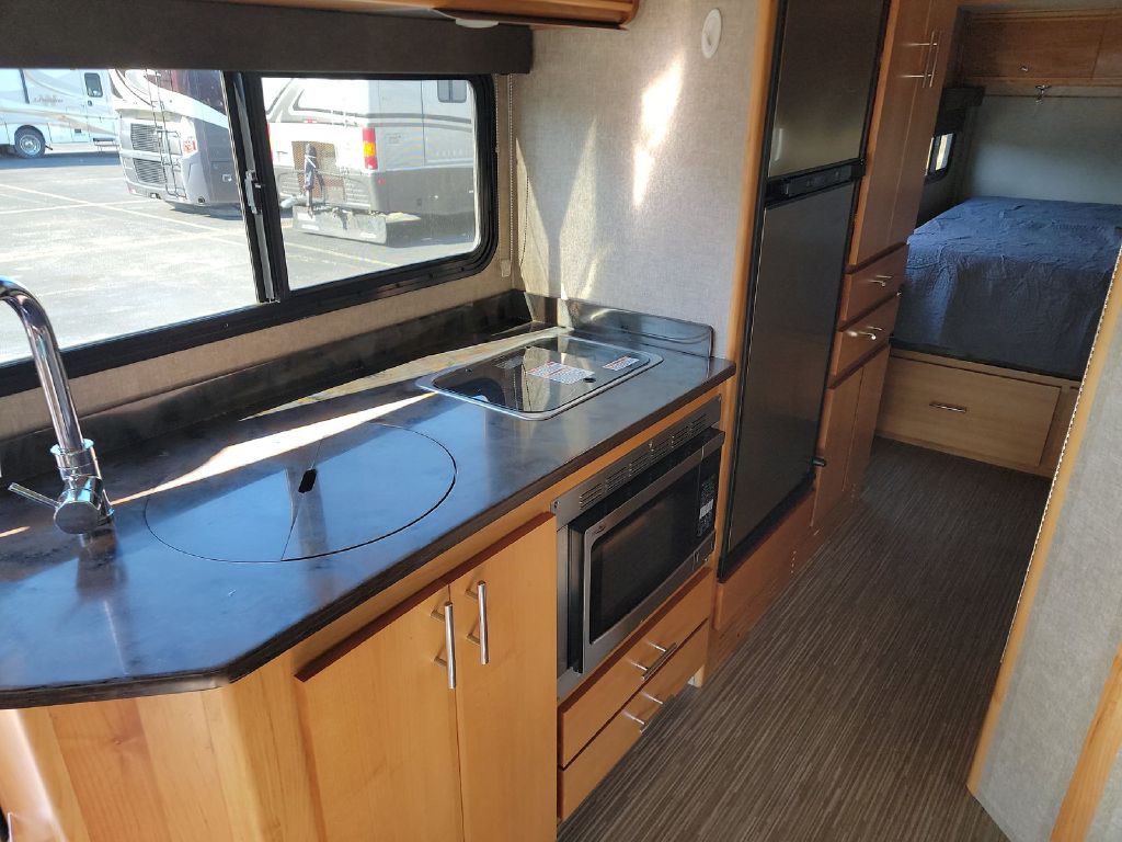 2017 Mercedes-Benz Sprinter Image 9