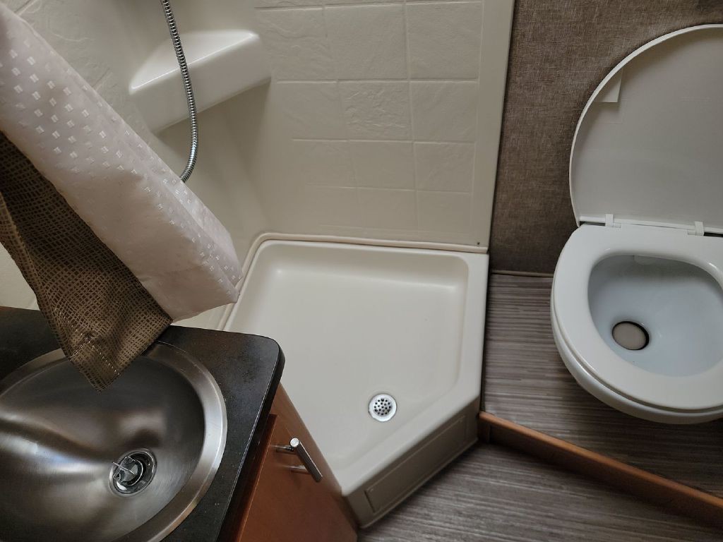 2017 Mercedes-Benz Sprinter Image 11