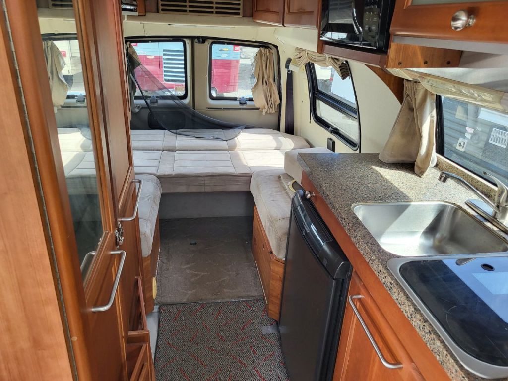 2010 Chevrolet Express Image 4