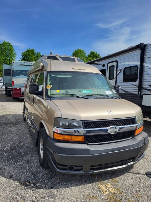 2010 Chevrolet Express Image 5