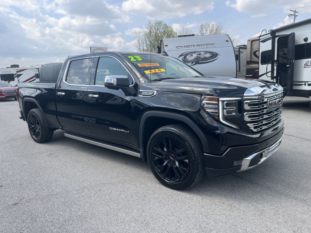 2023 GMC Sierra Image 2