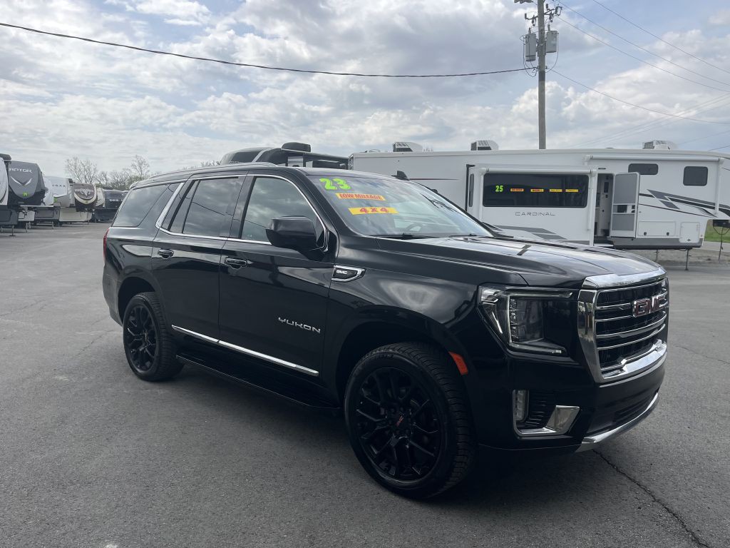 2023 GMC Yukon Image 2