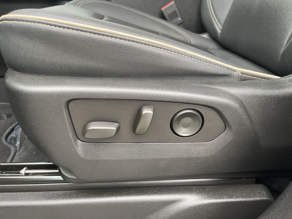 2023 GMC Yukon Image 26