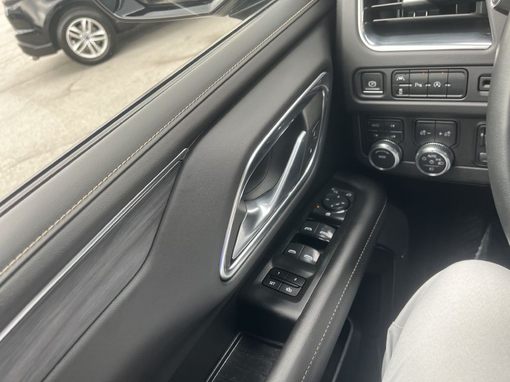 2023 GMC Yukon Image 40