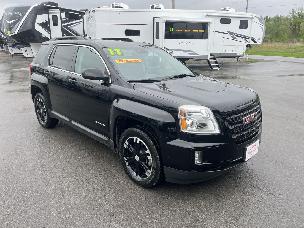 2017 GMC Terrain Image 1