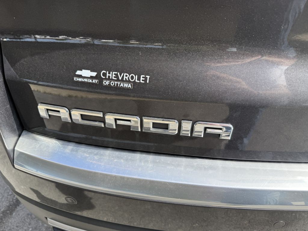 2016 GMC Acadia Image 9