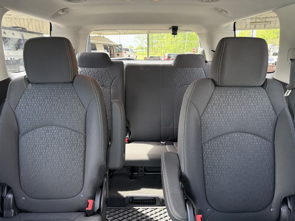 2016 GMC Acadia Image 32