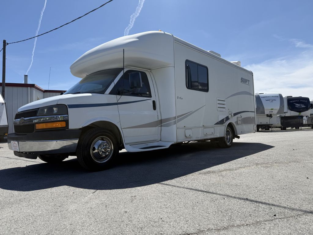 2004 Chevrolet Express Image 1