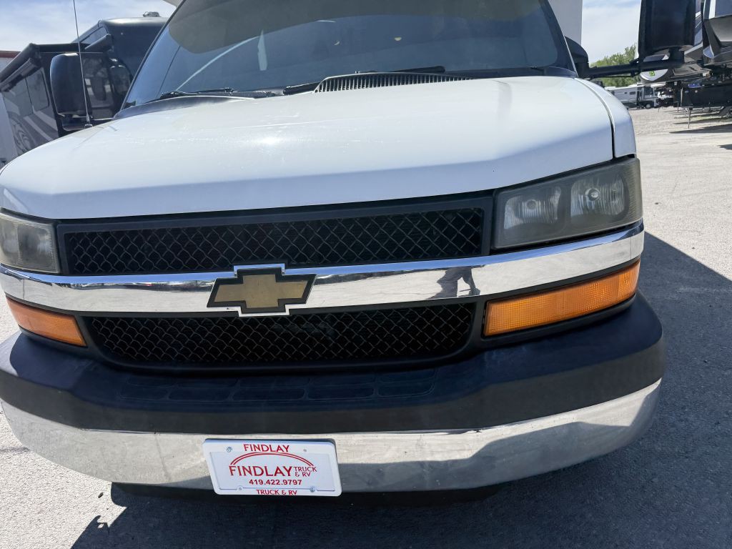 2004 Chevrolet Express Image 5