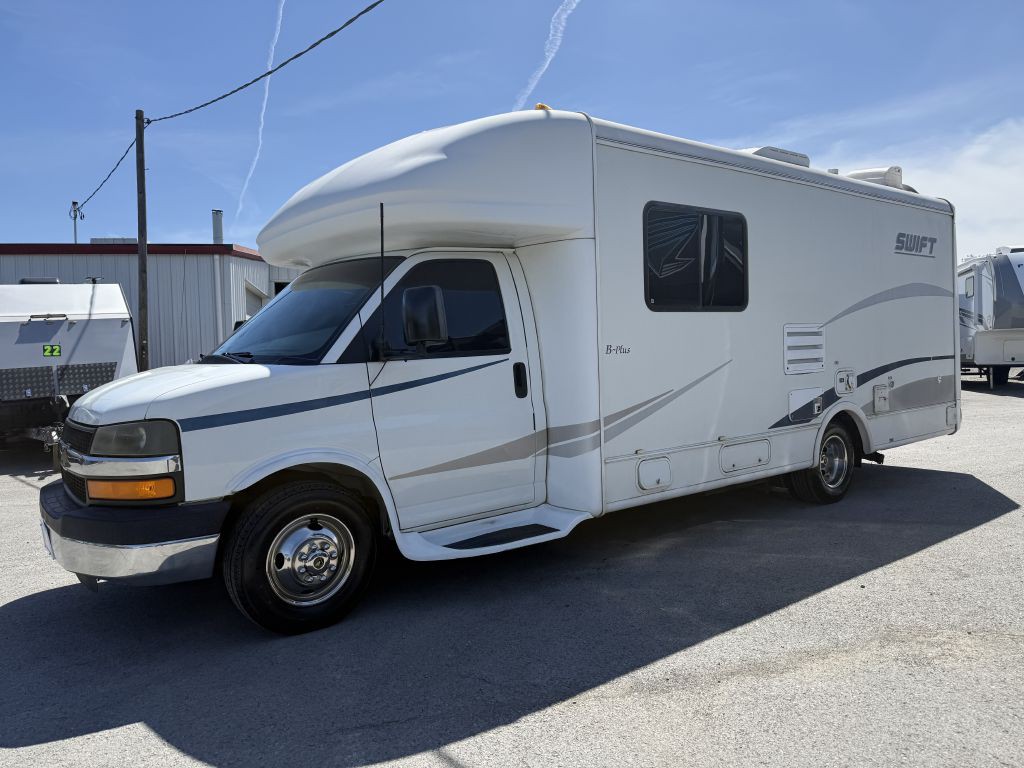 2004 Chevrolet Express Image 8