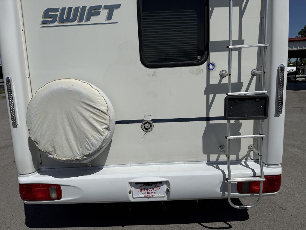 2004 Chevrolet Express Image 12