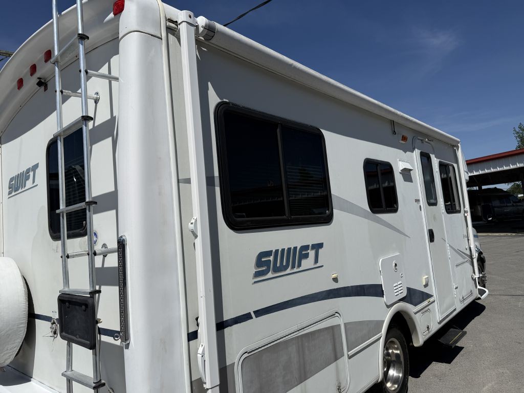 2004 Chevrolet Express Image 14