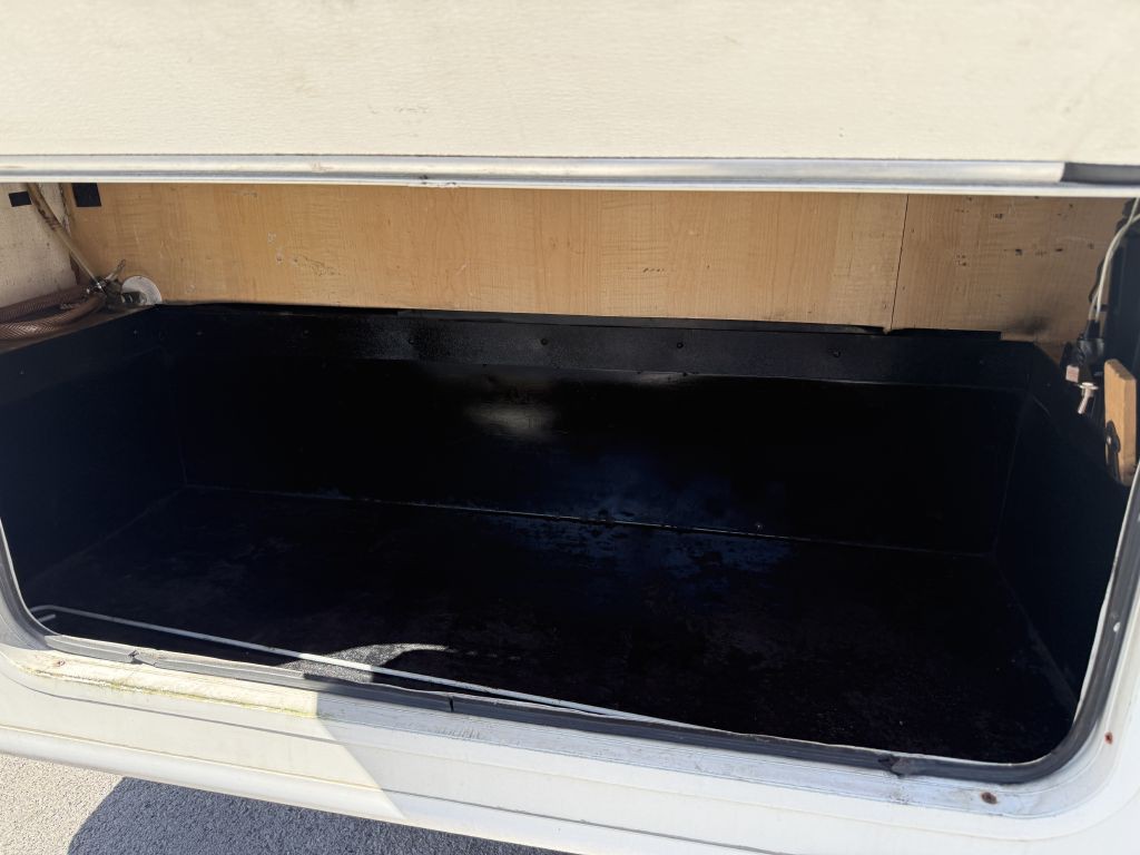 2004 Chevrolet Express Image 15