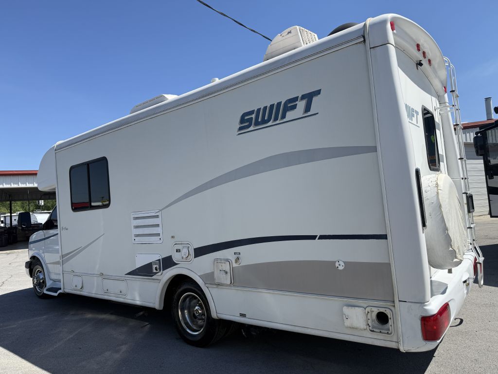 2004 Chevrolet Express Image 32