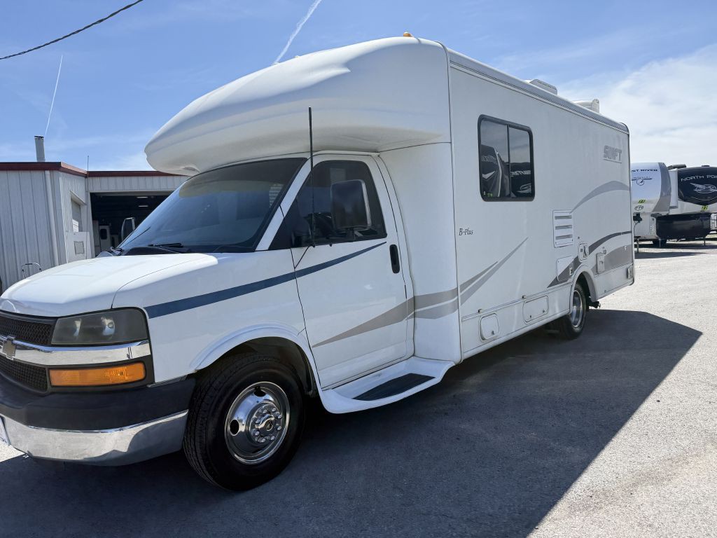 2004 Chevrolet Express Image 40