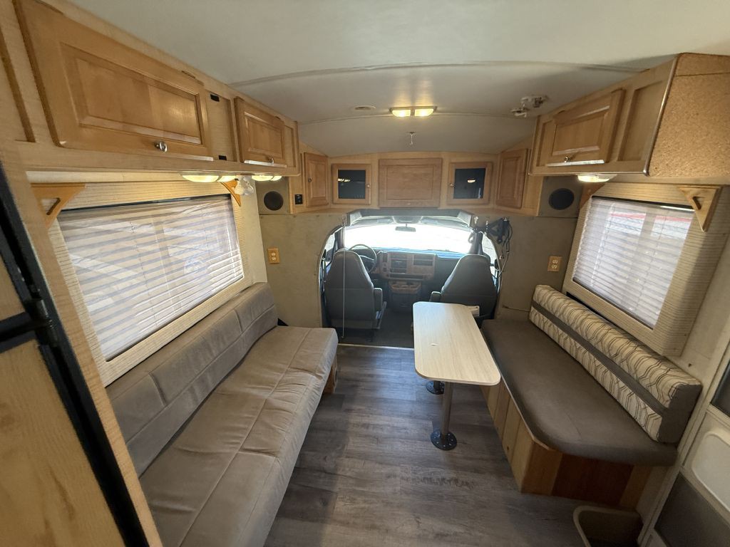 2004 Chevrolet Express Image 41
