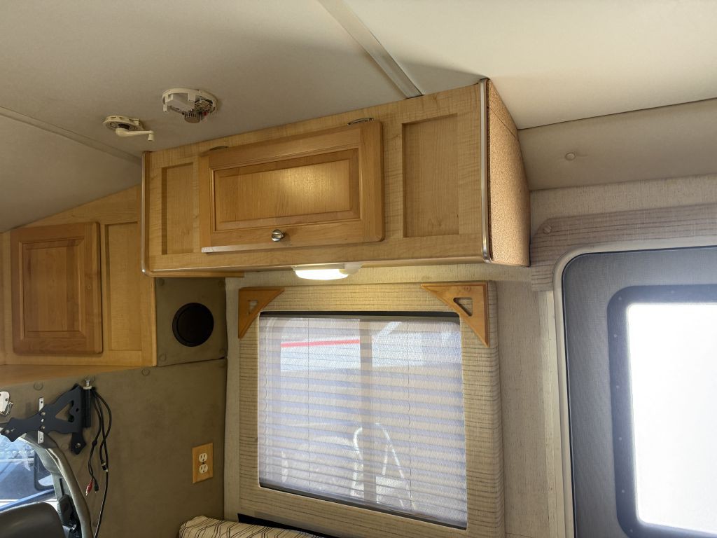 2004 Chevrolet Express Image 50