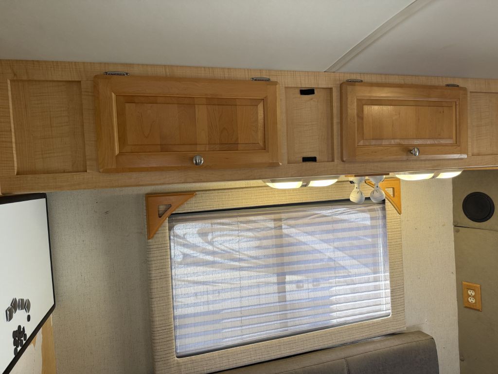 2004 Chevrolet Express Image 52