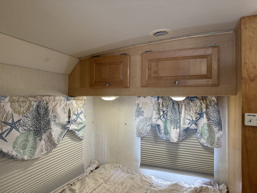 2004 Chevrolet Express Image 74