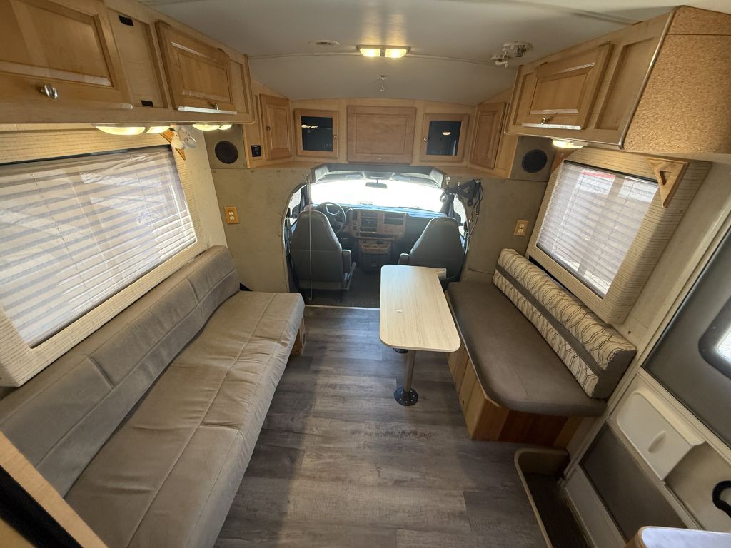 2004 Chevrolet Express Image 77