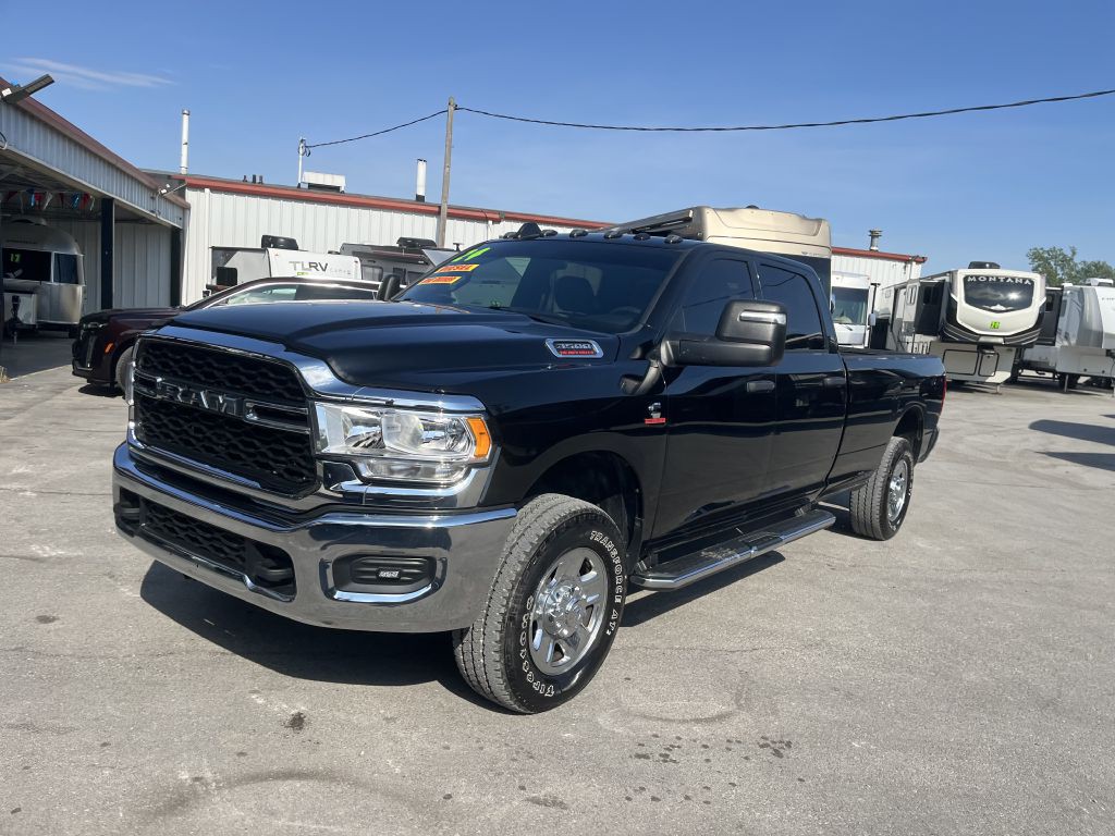 2024 RAM 3500 Image 6