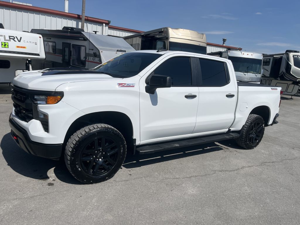 2024 Chevrolet Silverado 1500 Image 2