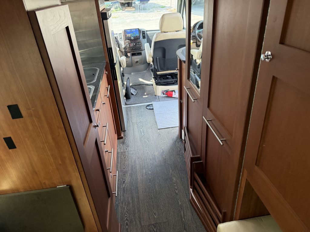 2018 Mercedes-Benz Sprinter Image 38