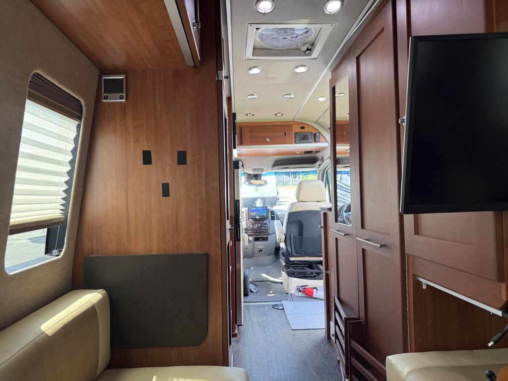 2018 Mercedes-Benz Sprinter Image 42