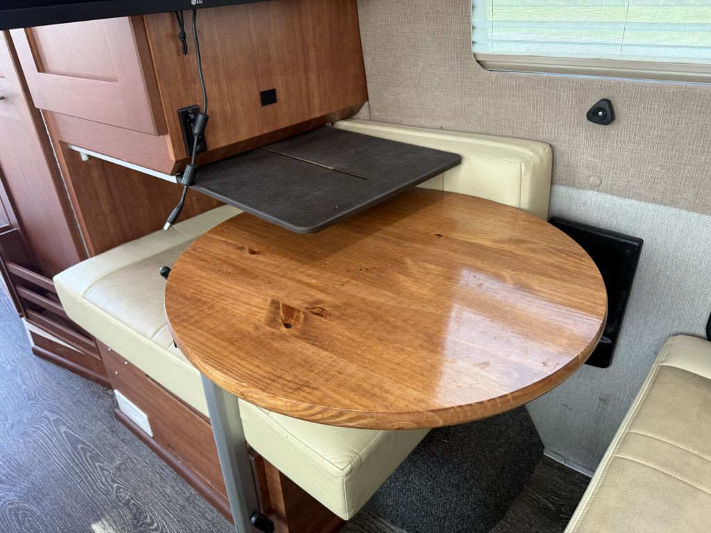 2018 Mercedes-Benz Sprinter Image 44