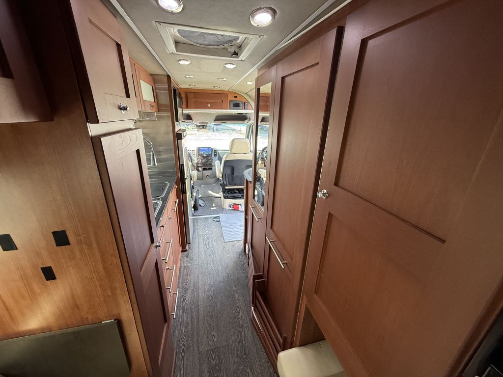 2018 Mercedes-Benz Sprinter Image 69
