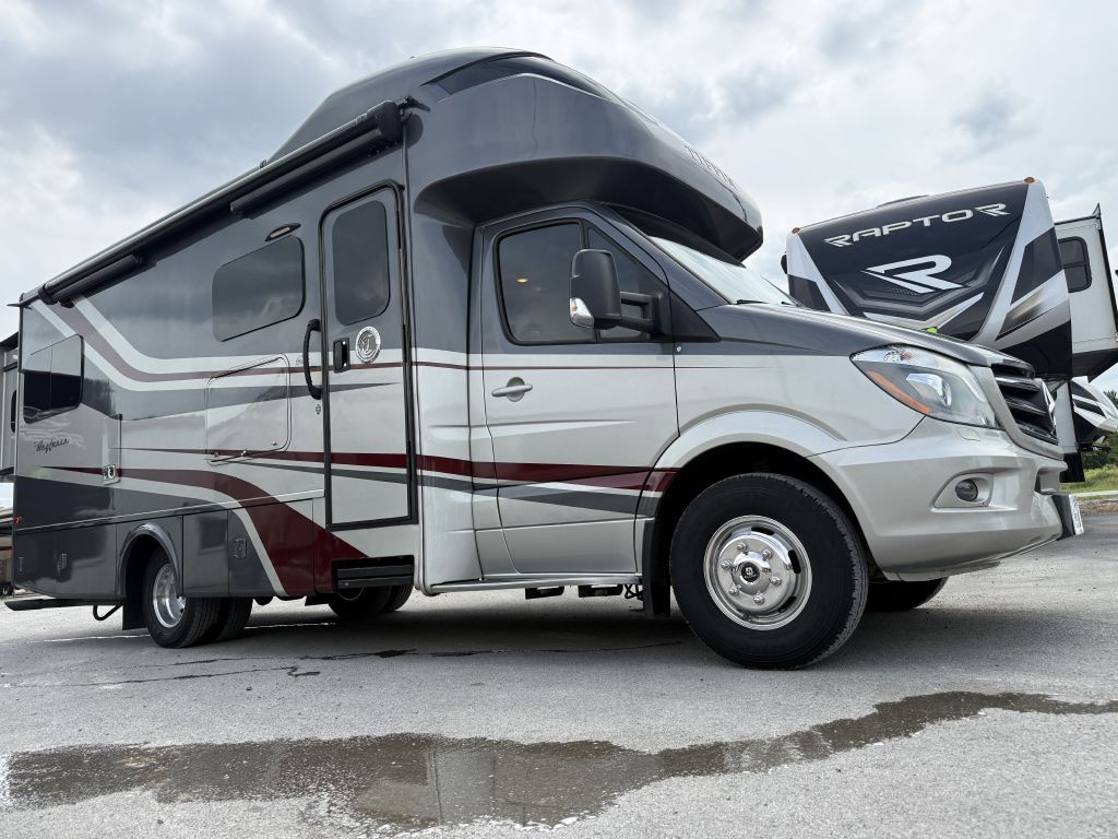 2019 Mercedes-Benz Sprinter Image 2