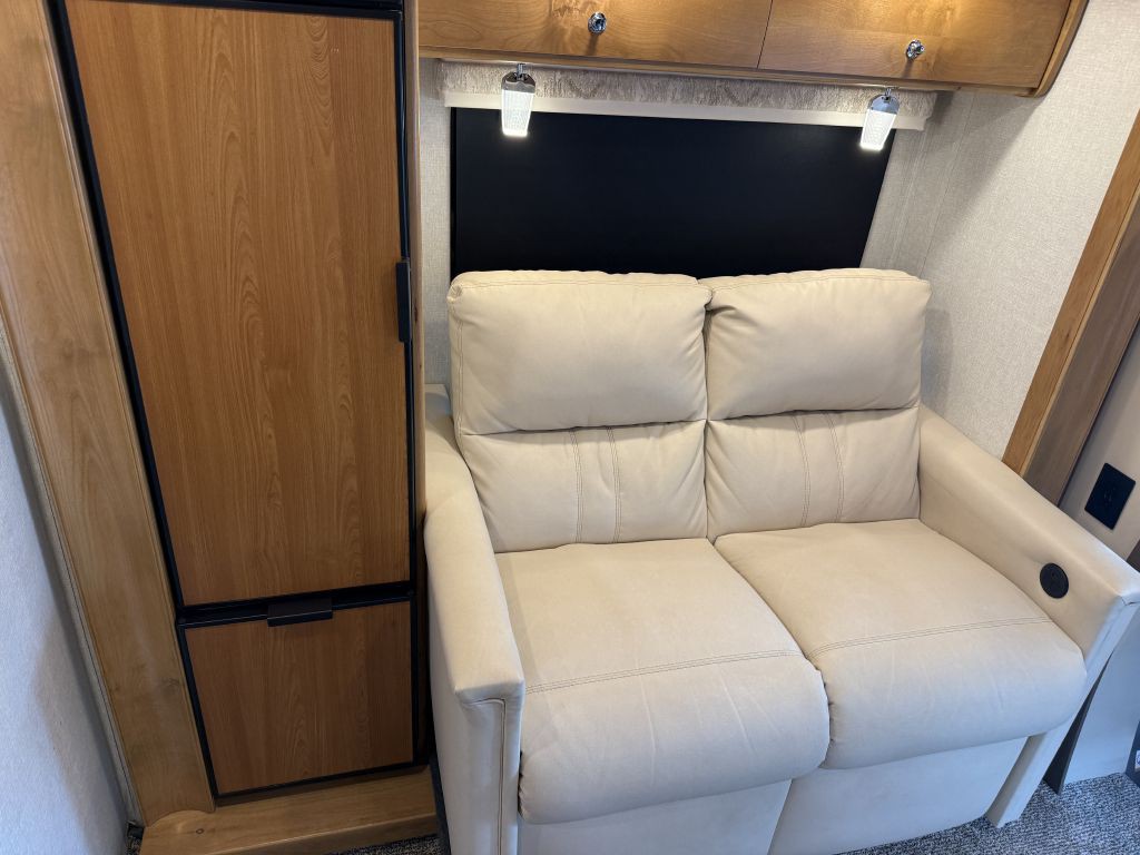 2019 Mercedes-Benz Sprinter Image 53
