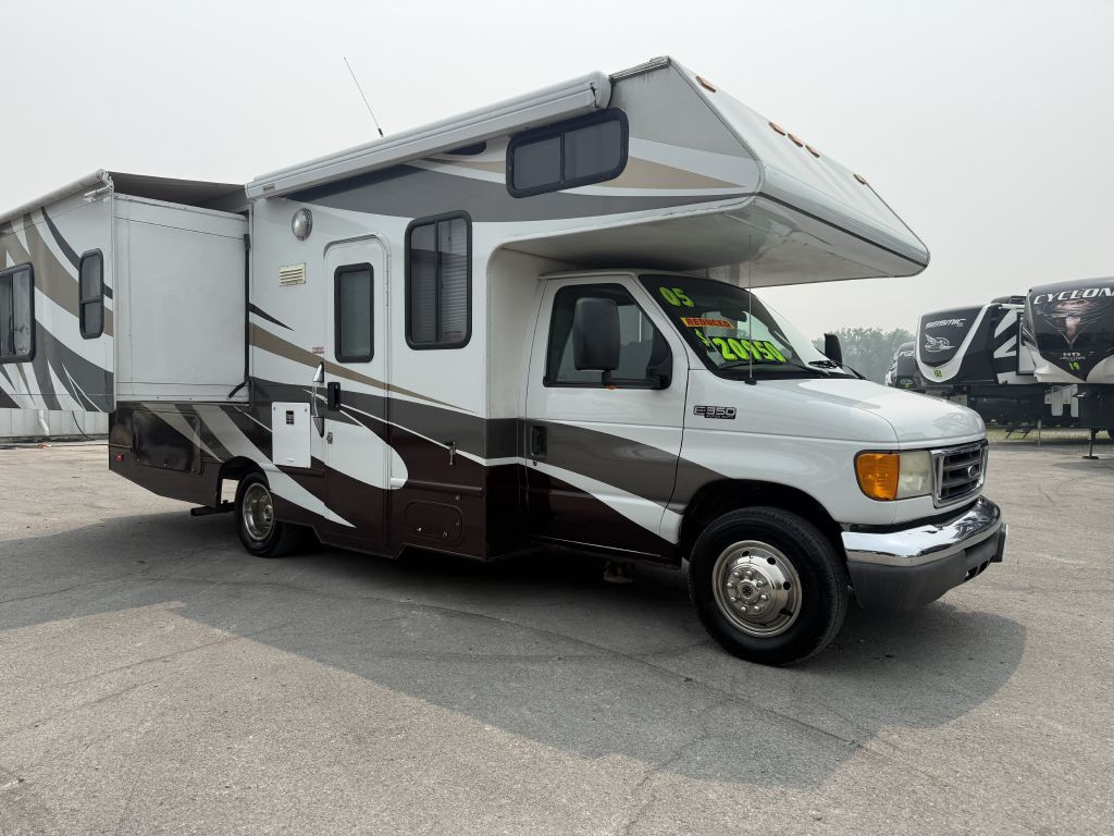 2005 Ford Econoline Image 1