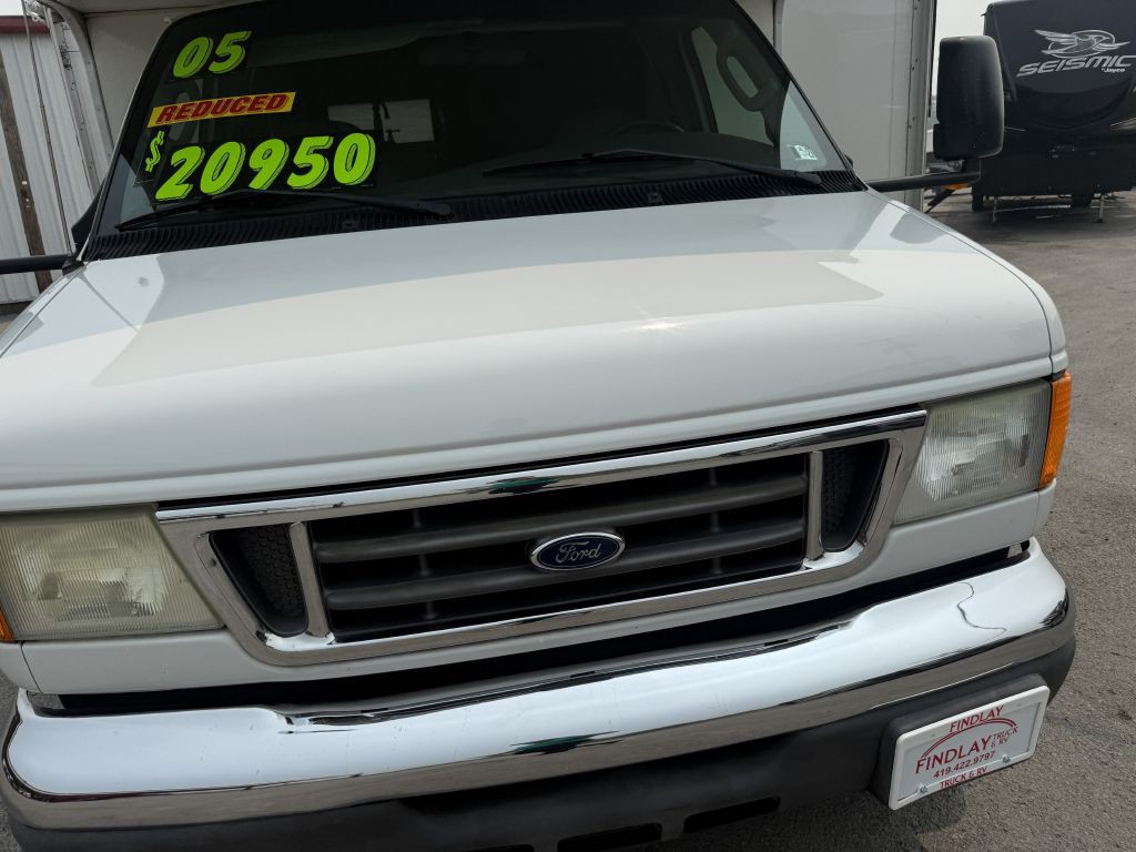 2005 Ford Econoline Image 5