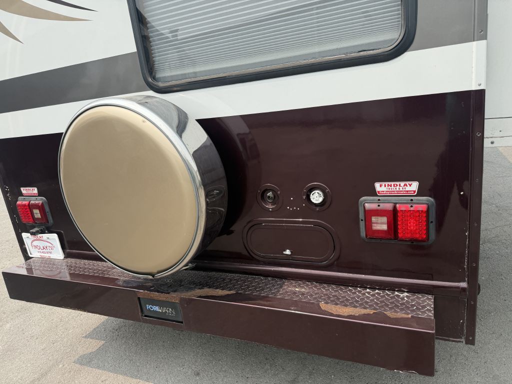 2005 Ford Econoline Image 12