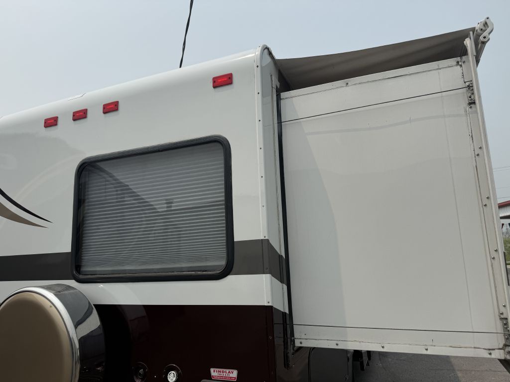 2005 Ford Econoline Image 13