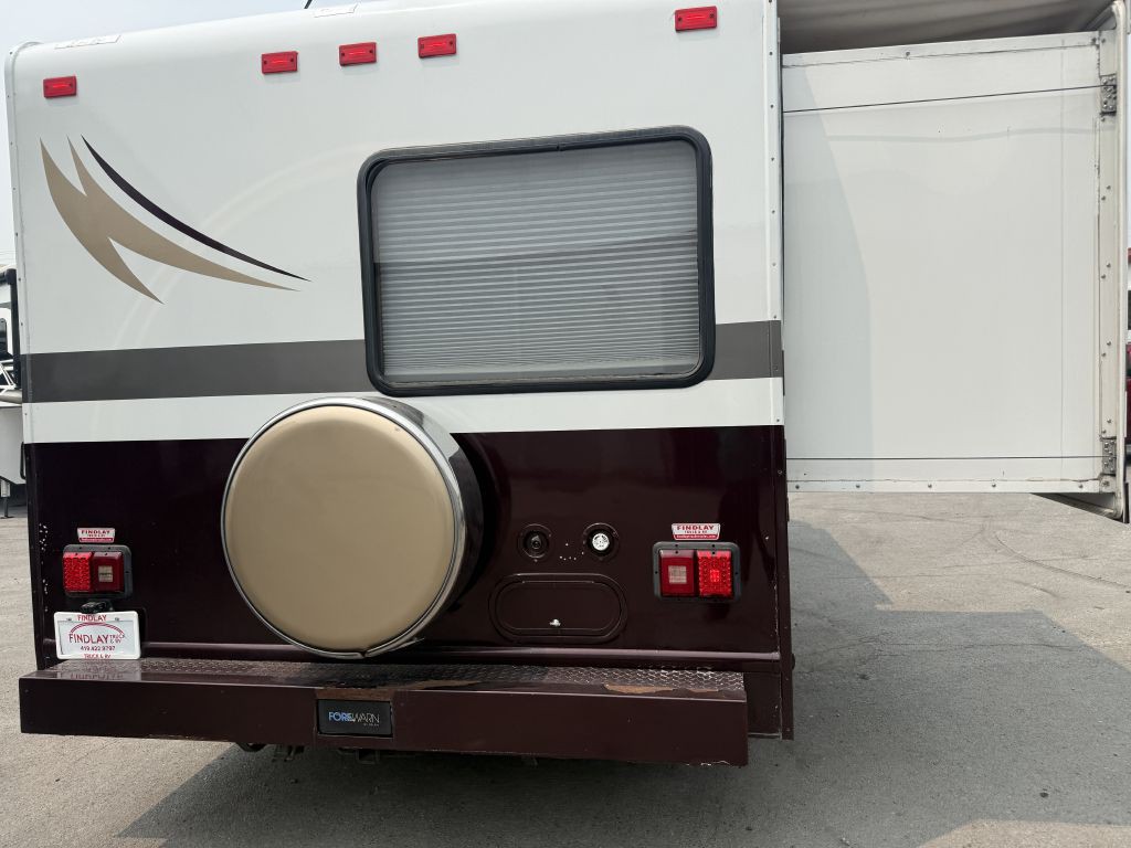 2005 Ford Econoline Image 23