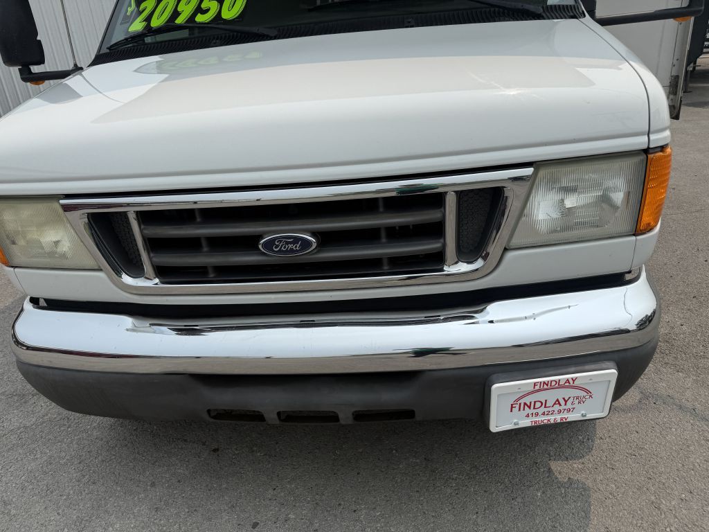2005 Ford Econoline Image 29