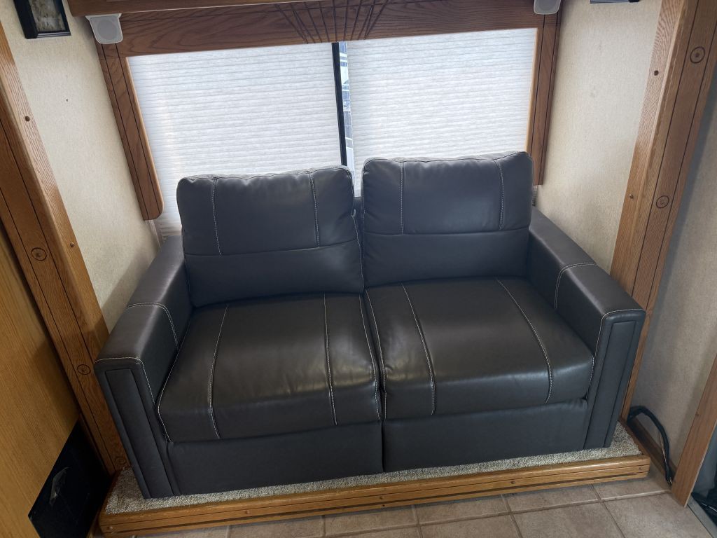 2005 Ford Econoline Image 47