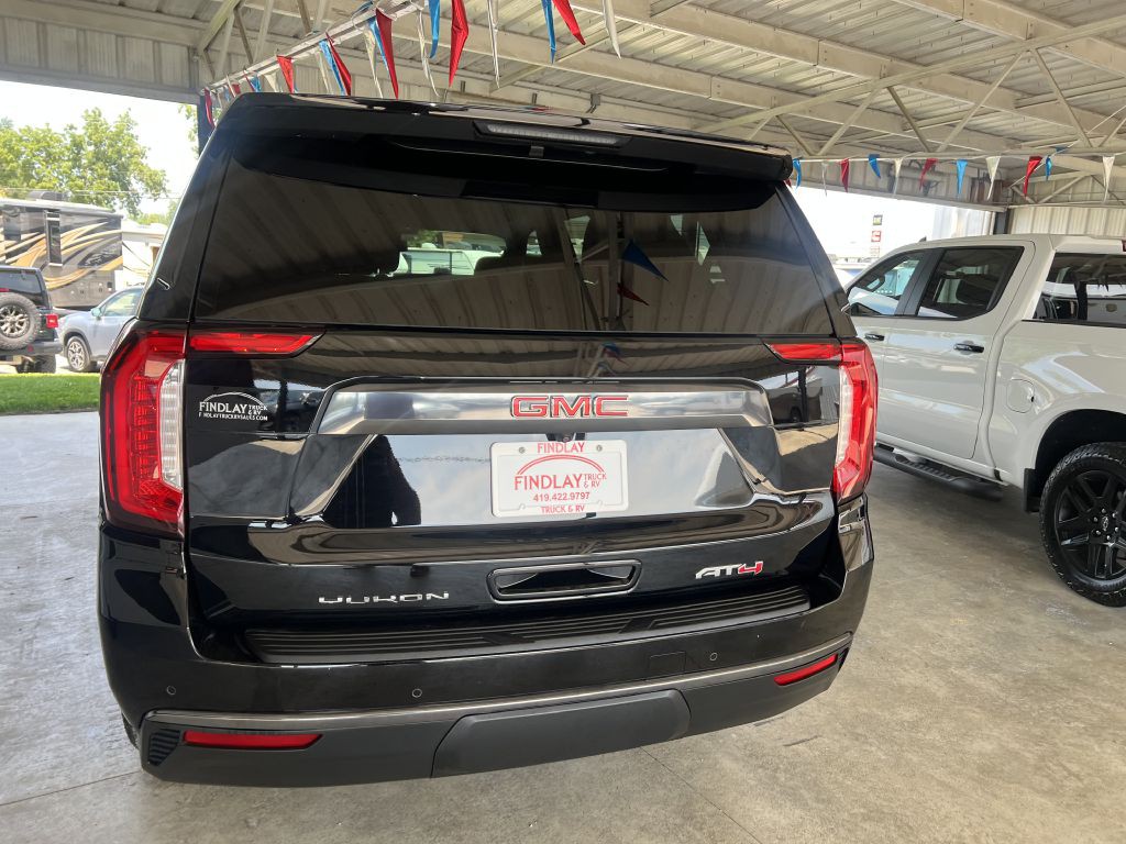 2023 GMC Yukon Image 4