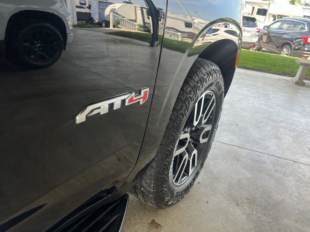 2023 GMC Yukon Image 13