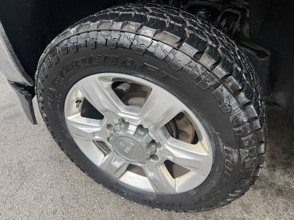 2017 GMC Sierra Image 21
