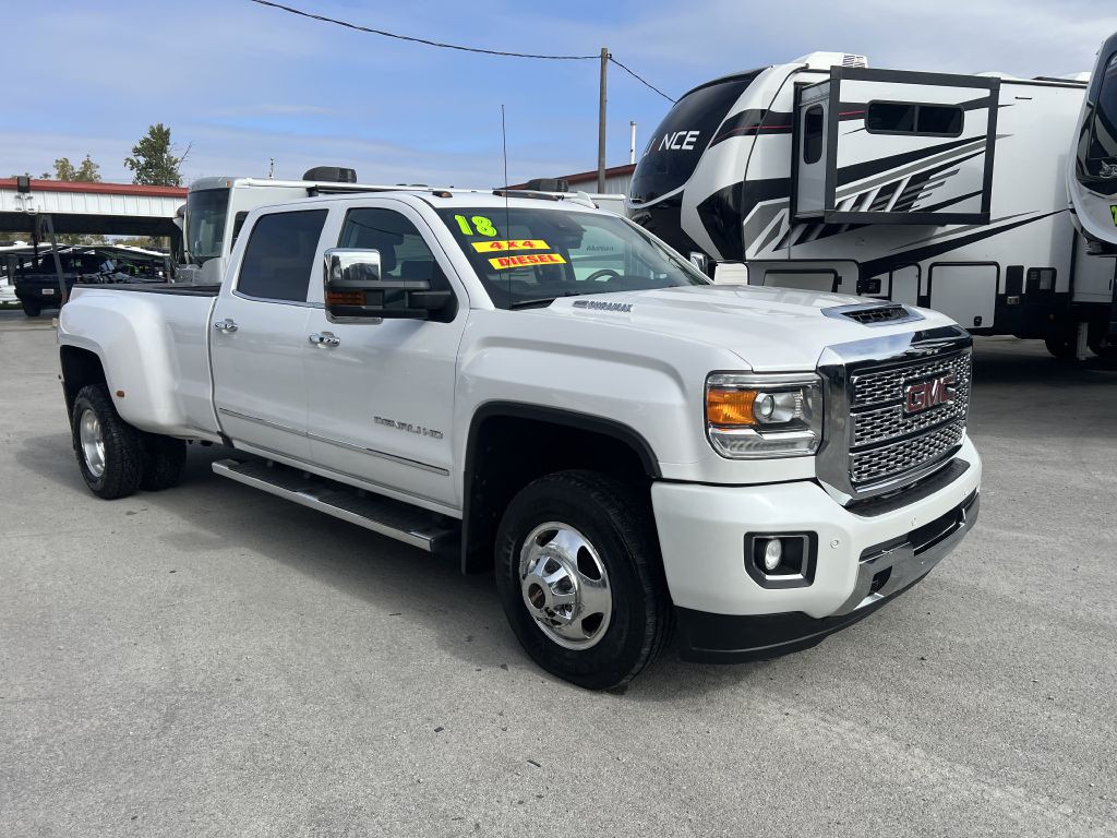 2018 GMC Sierra Image 2