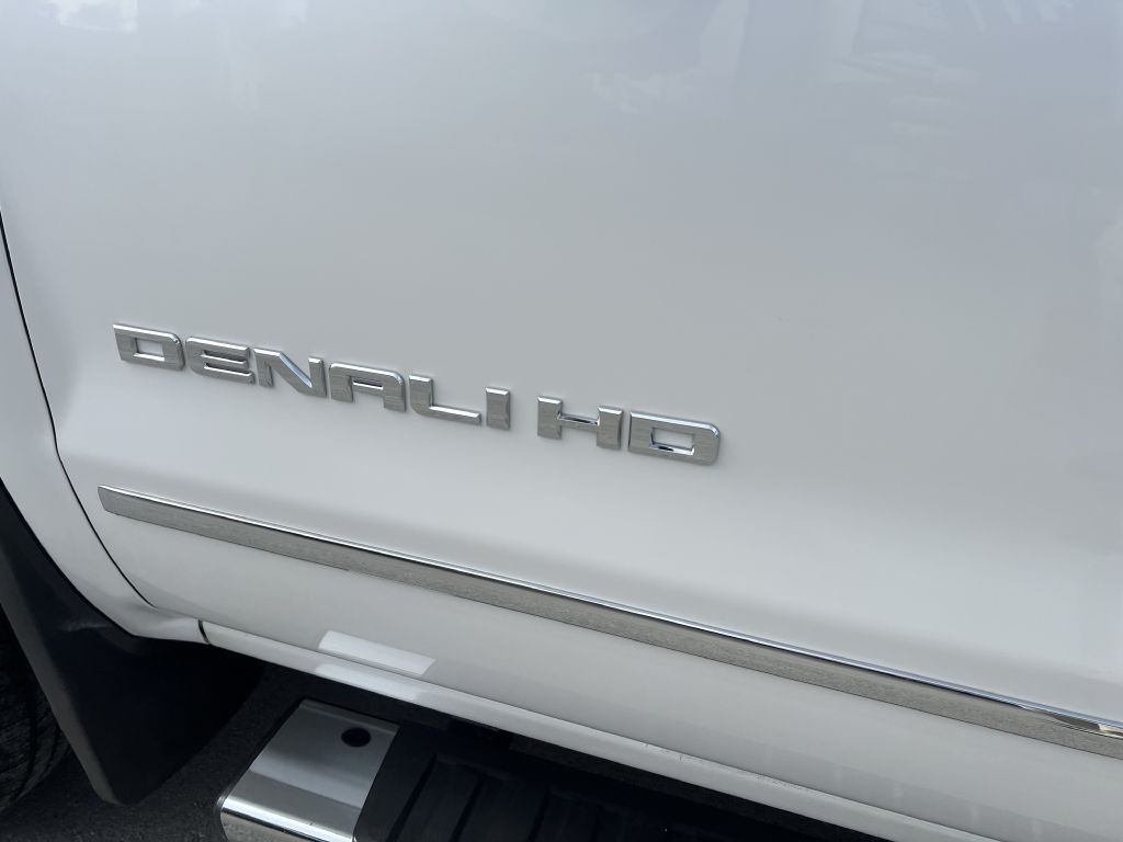 2018 GMC Sierra Image 8
