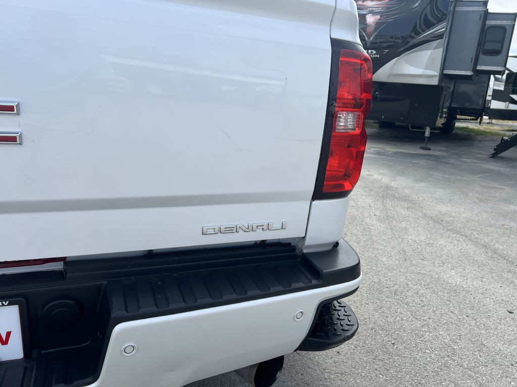 2018 GMC Sierra Image 14