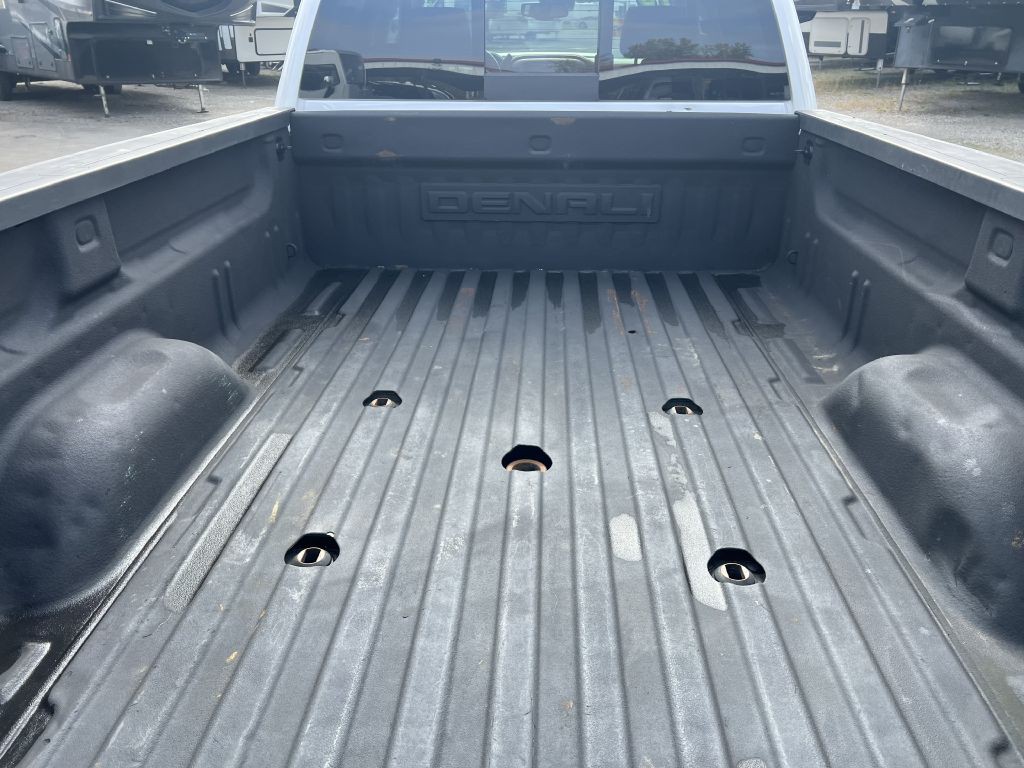 2018 GMC Sierra Image 16