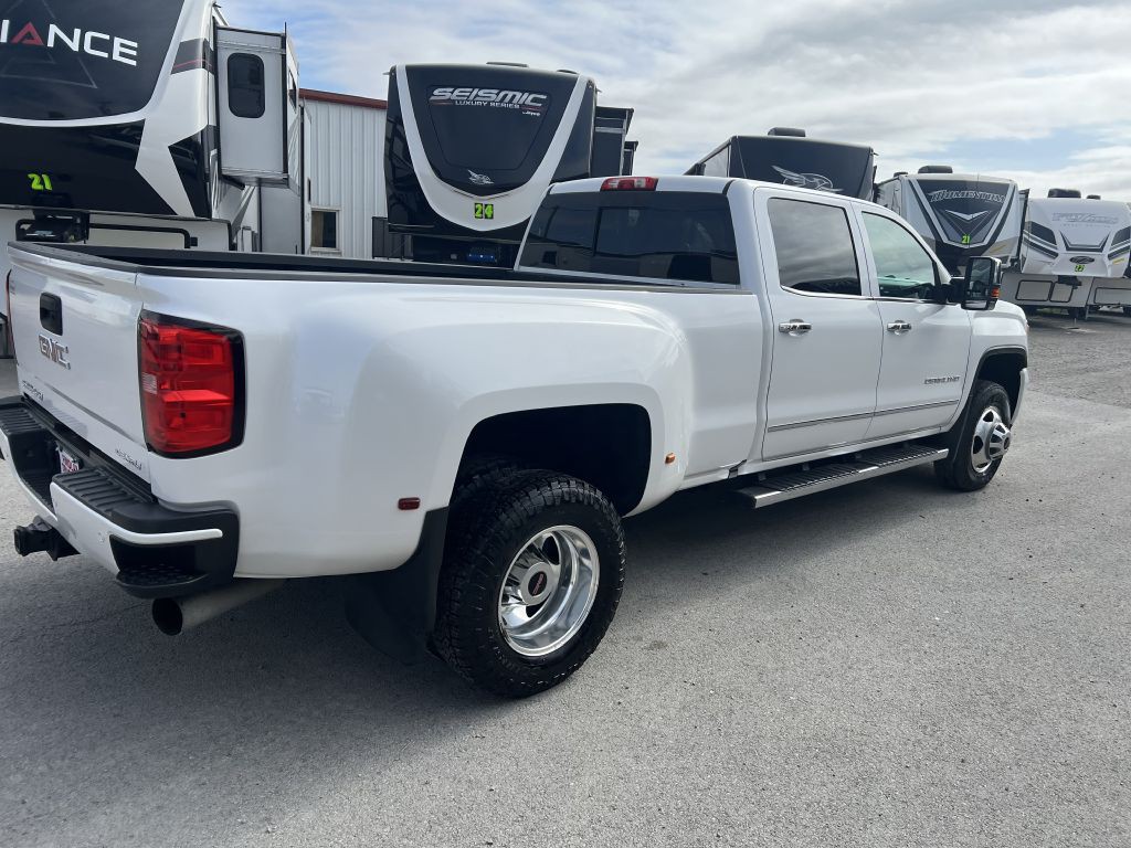 2018 GMC Sierra Image 17