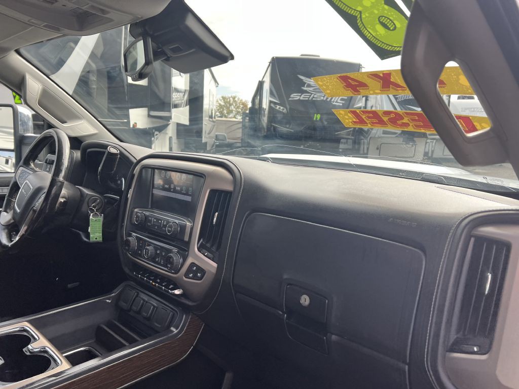 2018 GMC Sierra Image 24
