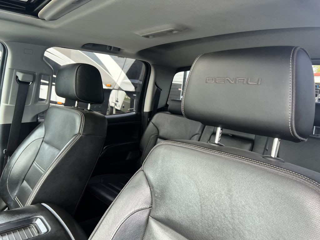 2018 GMC Sierra Image 32