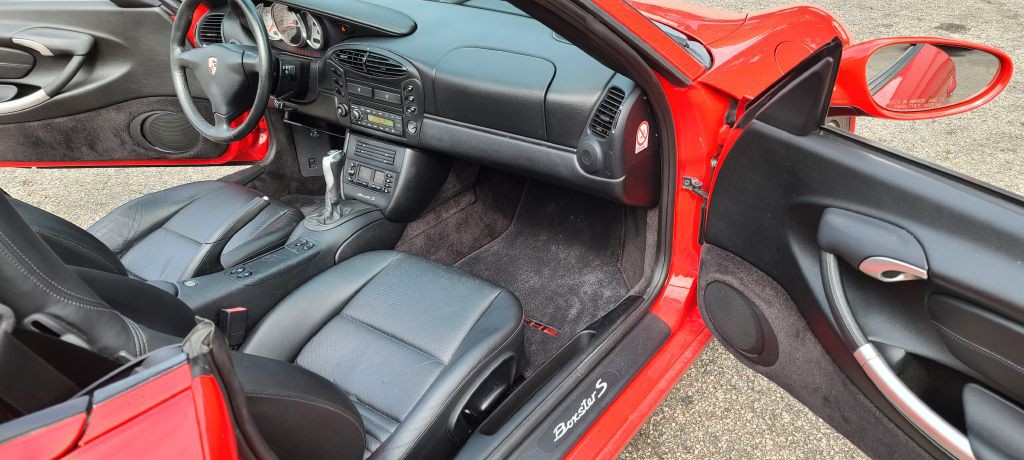 2001 Porsche Boxster Image 12